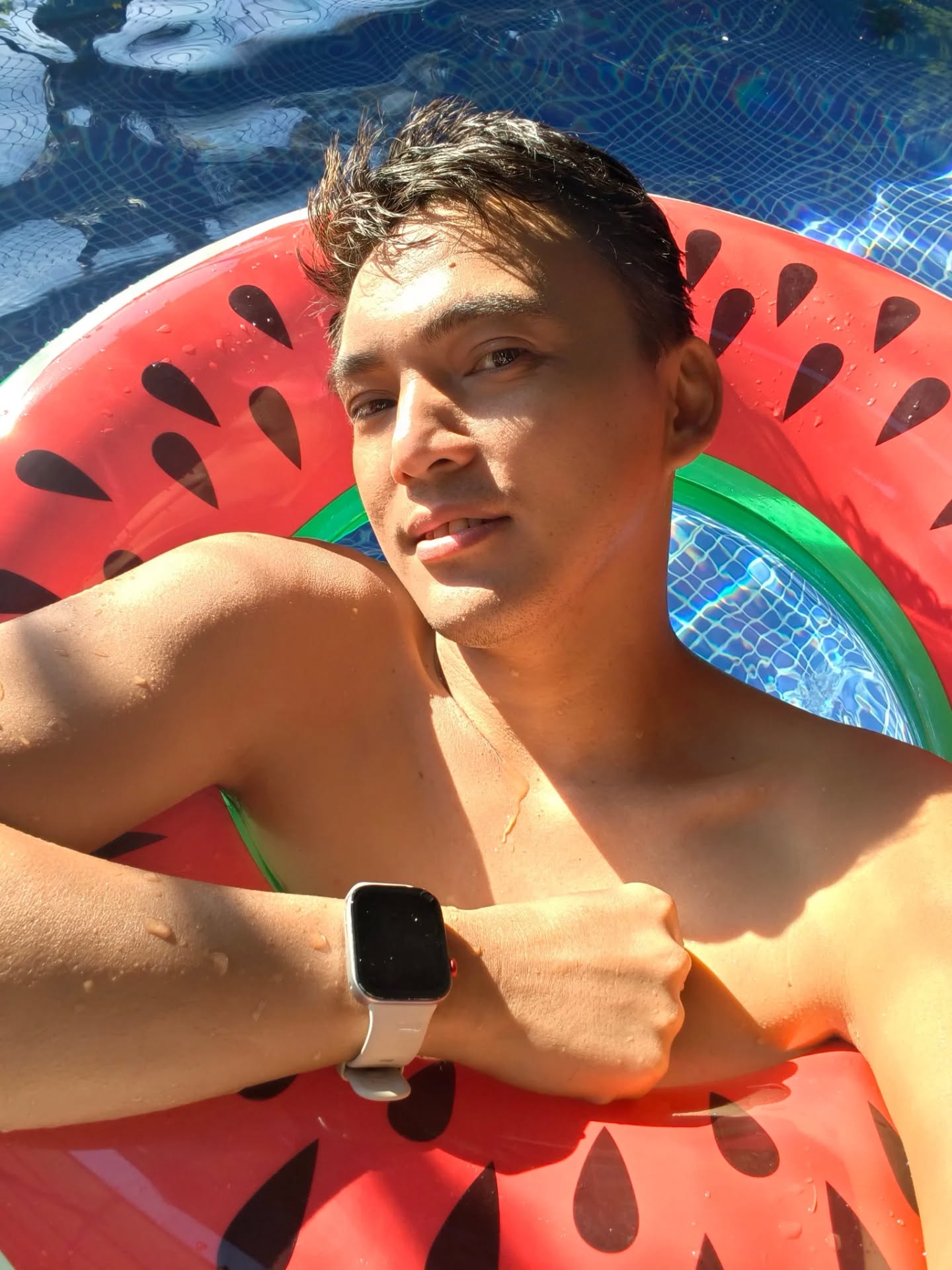 Today is a literal Sun day. Naay kalagot ang adlaw.  Dmd gyud ang kainit! Humol ta all day! 😁😁😂

Happy Easter, everyone!

(A note on the background music: that was the actual song playing in the background when I took this snap. Beach vibes playlist)