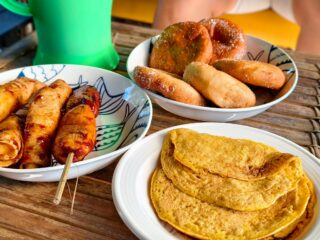 Dri sa probinsya simple ta gyud ang esnak. Hotcake nga yelow nga naay kamay ug margarin, kanang butchi nga naay bukayo sa sulod, turon, banana kyu, daog na. Pero mahal na pud diri ba kay ni abot man ni ug 100 petot tanan 🥲