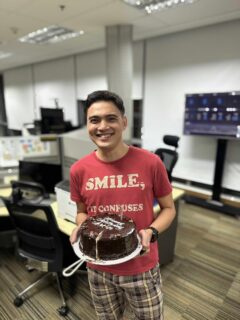 Siomai and ngohiong, and the good old homemade pancit, and it's a mini feast in the office. Nya sorry nalang sa mga work from home kay bisan pag naay sobra pero weekend na man, they won't survive til Monday 😁 

Thank you for the warm greetings, and sa mga pa-cake nga mga lamian pa gyud kaayo. It's these kind of days that I feel too blessed with you people around! Cheers to life!! 🥂🥳🎉